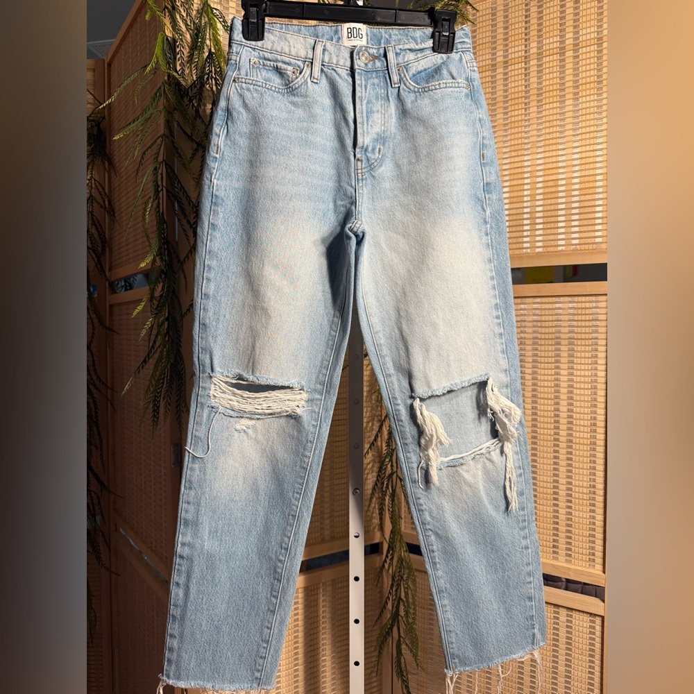 BDG Light Blue Distressed Jeans Size 25